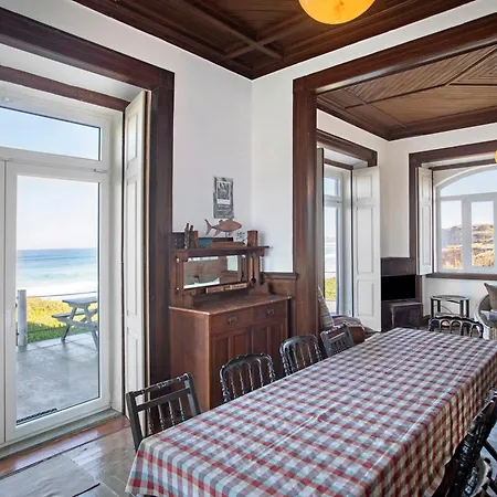 Surfcastle And Surf School Holiday home *