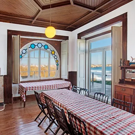 Surfcastle And Surf School Holiday home Ilha de Terra