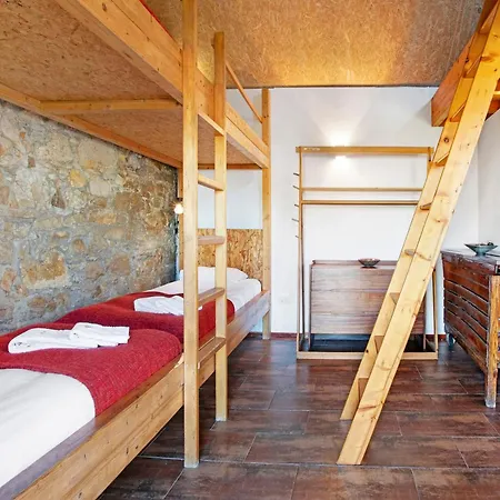 Holiday home Surfcastle And Surf School Ilha de Terra