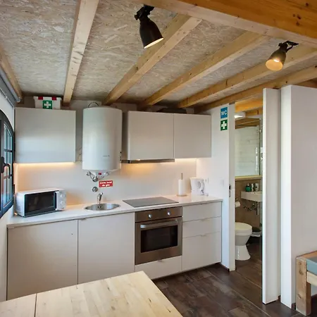 Surfcastle And Surf School Holiday home Ilha de Terra