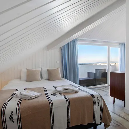 Holiday home Surfcastle And Surf School *